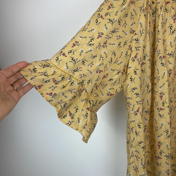 Women’s Zac & Rachel Blouse Size 2X Color Yellow with Floral Print - Picture 5 of 10